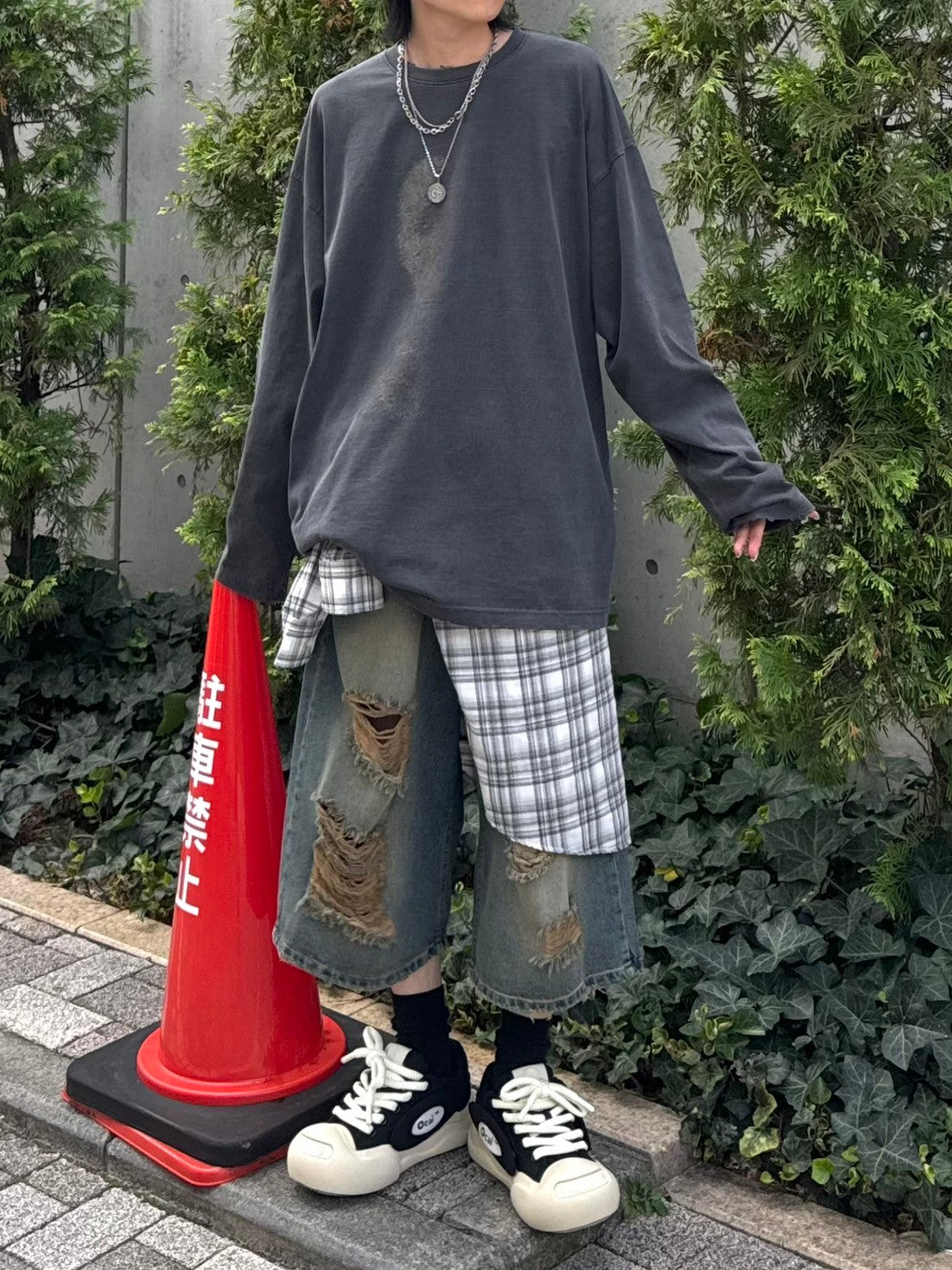 【Chikashitsu +】oversized shadow print damage long sleeve (2color) / 【チカシツプラス】オーバーサイズシャドウプリントダメージ長袖Tシャツ