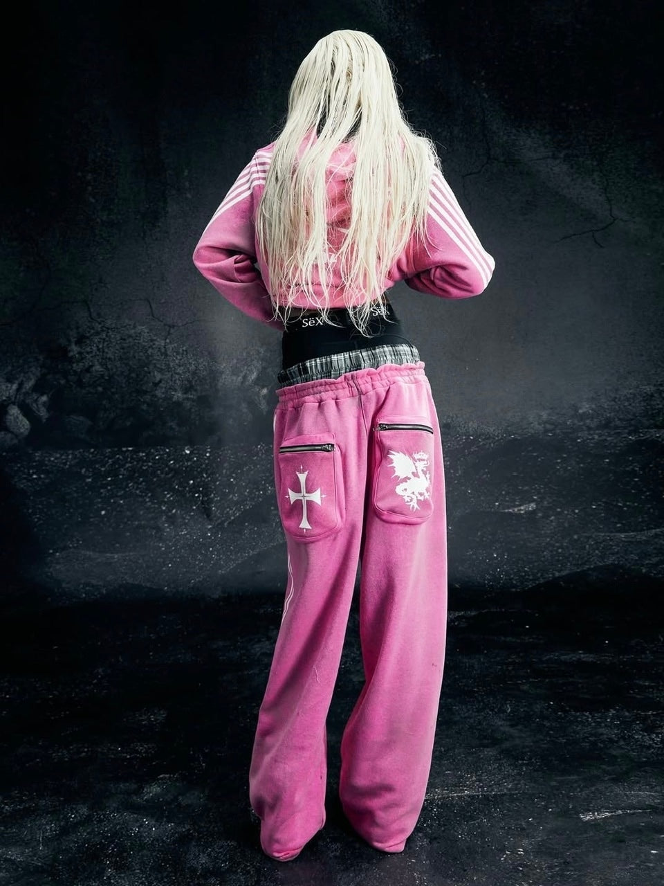 【Cozy world Wide】ROYAL KNIGHT CLUB WAXED - SWEATPANTS