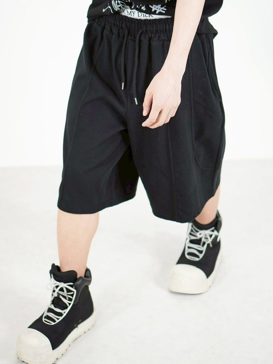【Chikashitsu +】stitch bermuda sweat pants (2color) / 【チカシツプラス】スティッチバミューダハーフスウェットパンツ