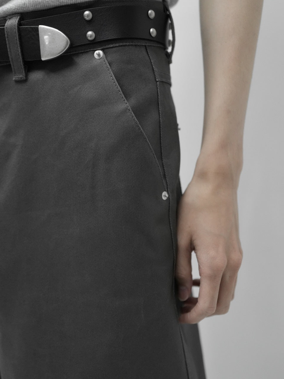 【CS】COATED WIDE DENIM PANTS (CHARCOAL)