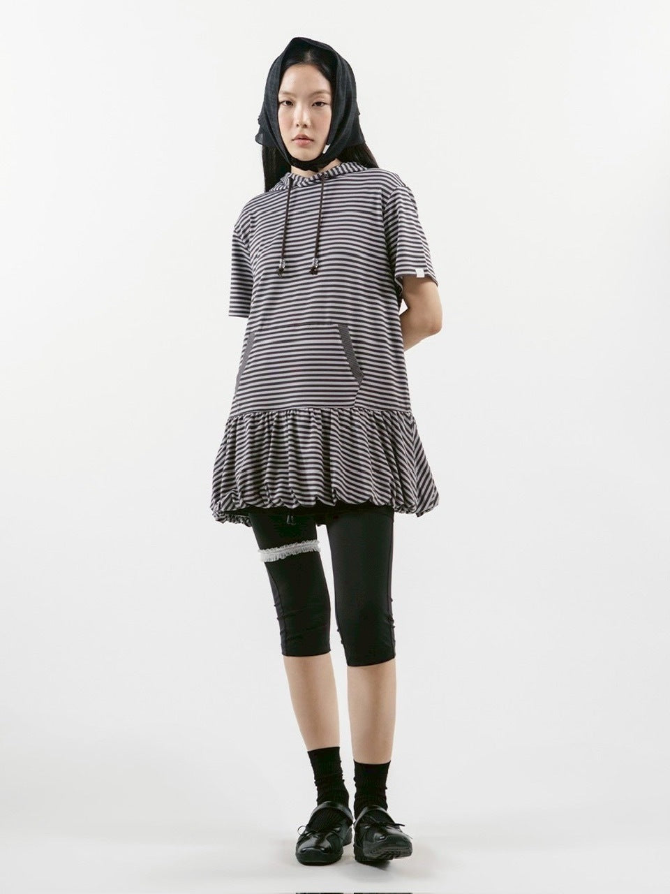 【TUOMIO】STRIPE BALLOON HOOD DRESS / 【トゥオミオ】ストライプバルーンフードワンピース