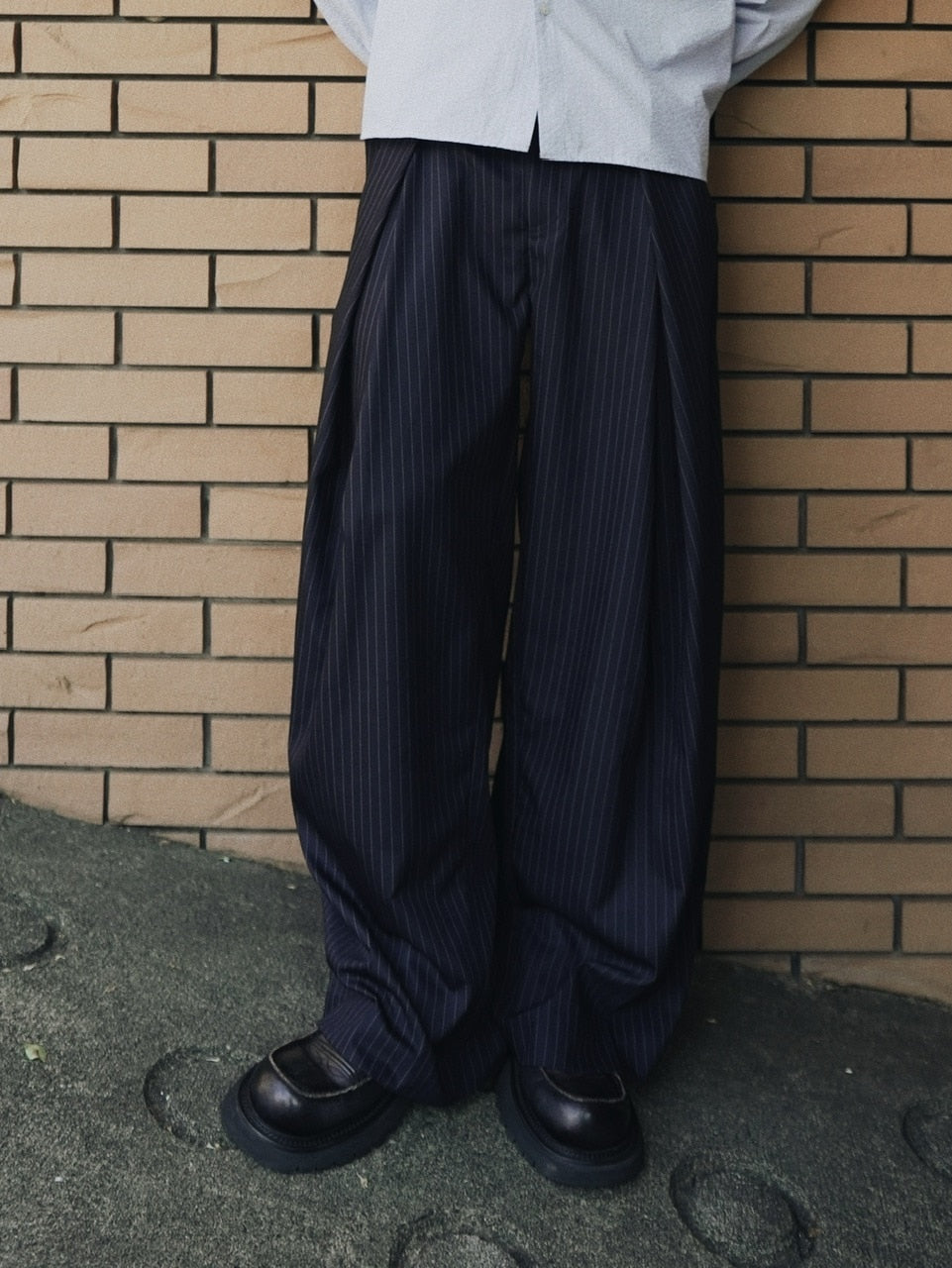 【CS】stripe cross tuck drape slacks (navy)