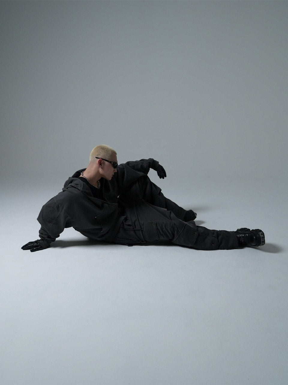 【CHIKASHITSU PLUS HIGH】4 pocket dirty wash sweat cargo pants (charcoal) / 【チカシツプラスハイ】マルチポケットダーティーウォッシュスウェットカーゴパンツ