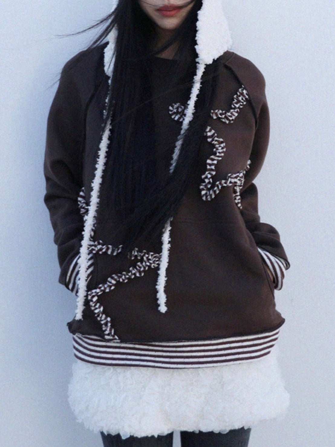 12/21 20:00 発売【Uglyshadow】STAR LAYERED SWEATSHIRT