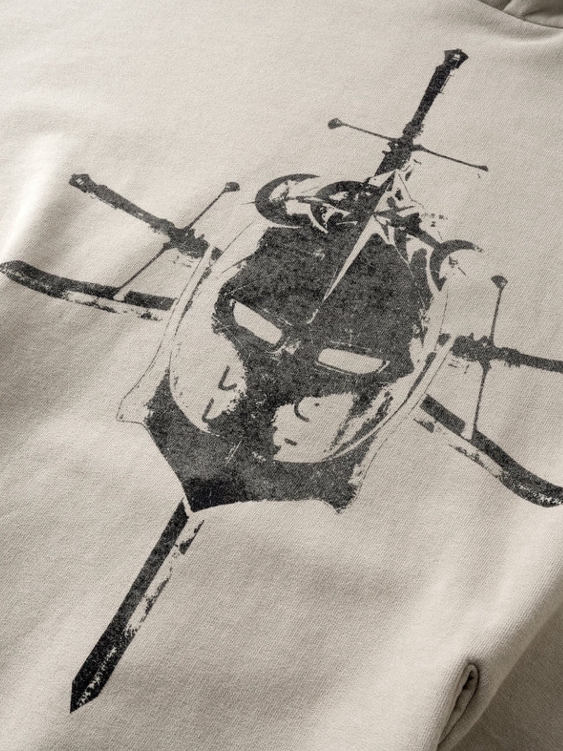 【The Boy Has No Patience】 TBHNP LUMINOUS DAWN KNIGHT AND SWORD PRINTED HOODIE / 【ザボーイハズノーペーシェンス】フロントプリントプルオーバーパーカー