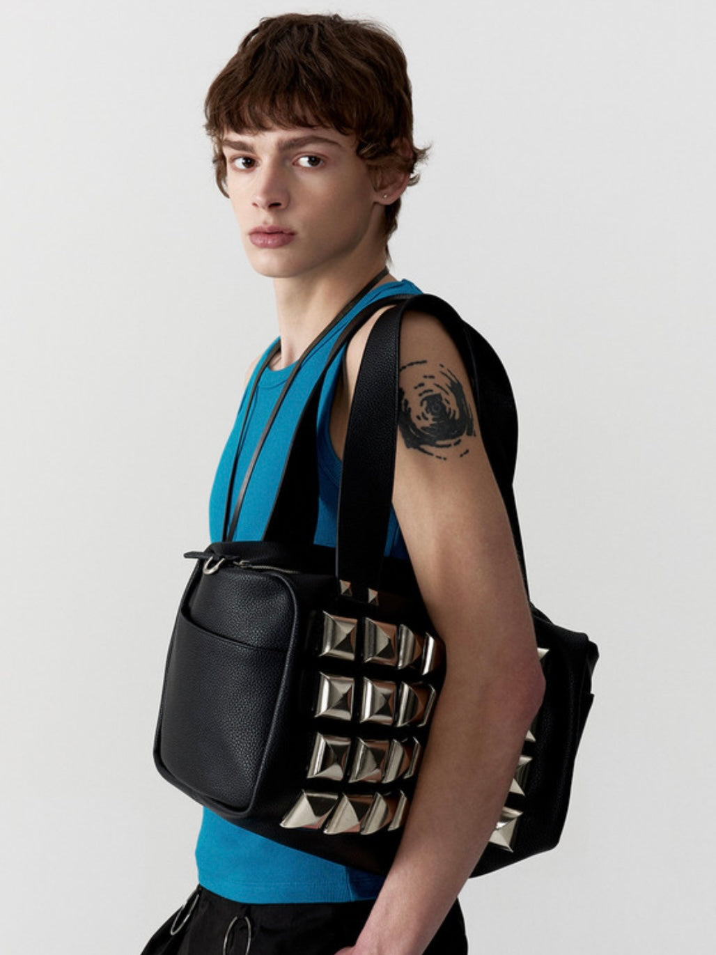 【ESC STUDIO】oversize studded shoulder bag