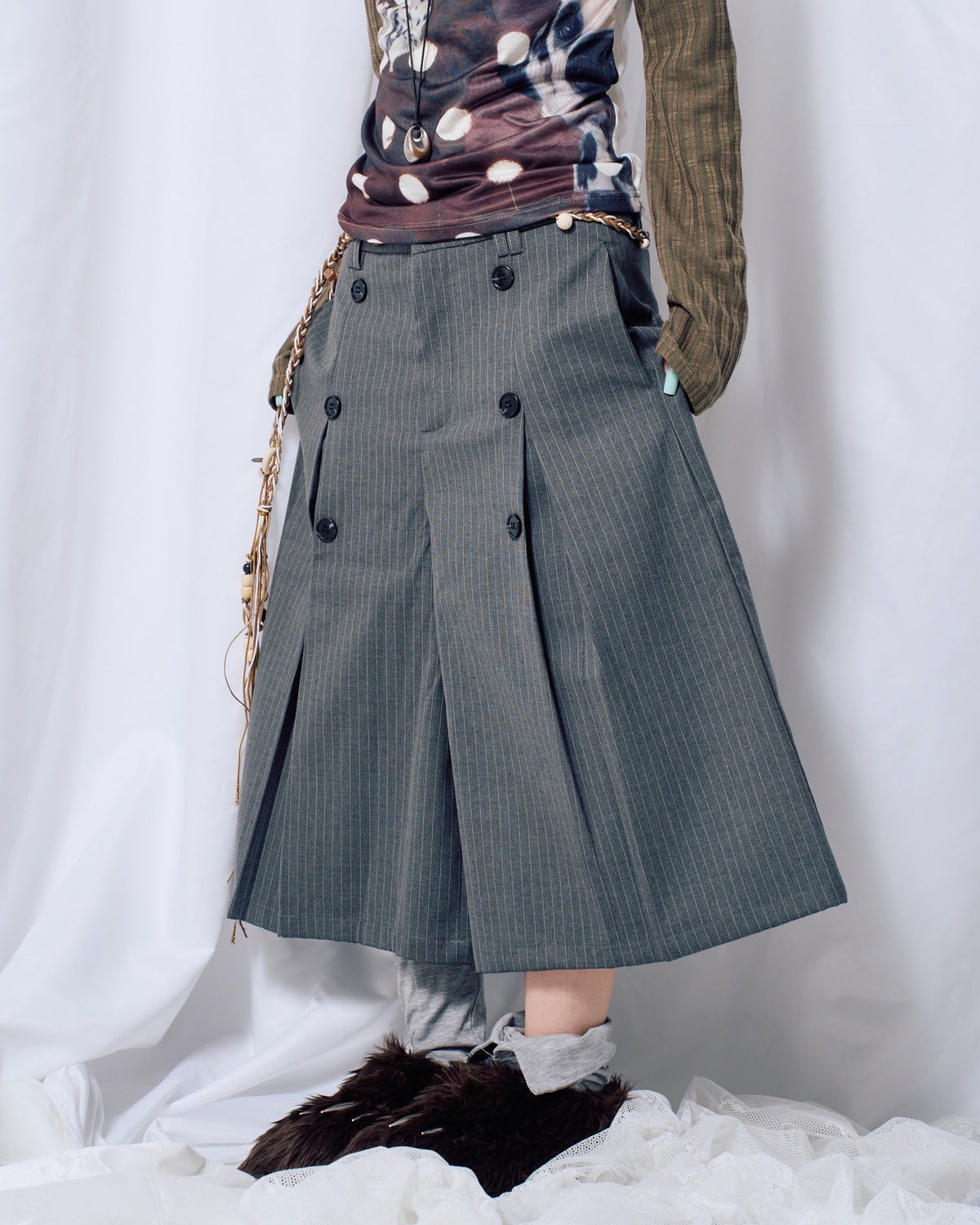 9/18 20:00 発売
国際配送【Nerd out XU】Kumasan Fur Slippers