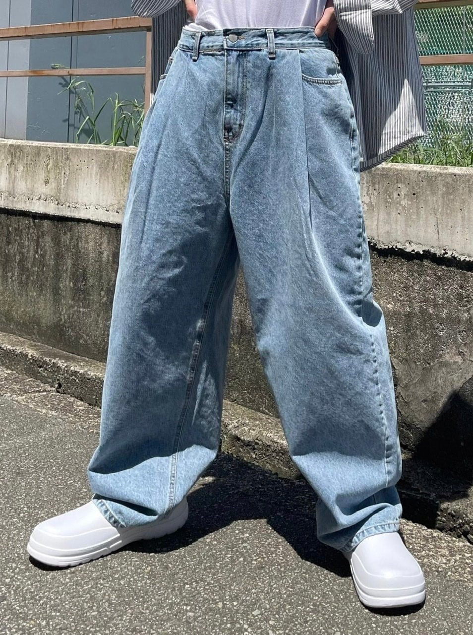 【Chikashitsu +】wide tuck denim pants (2color)
