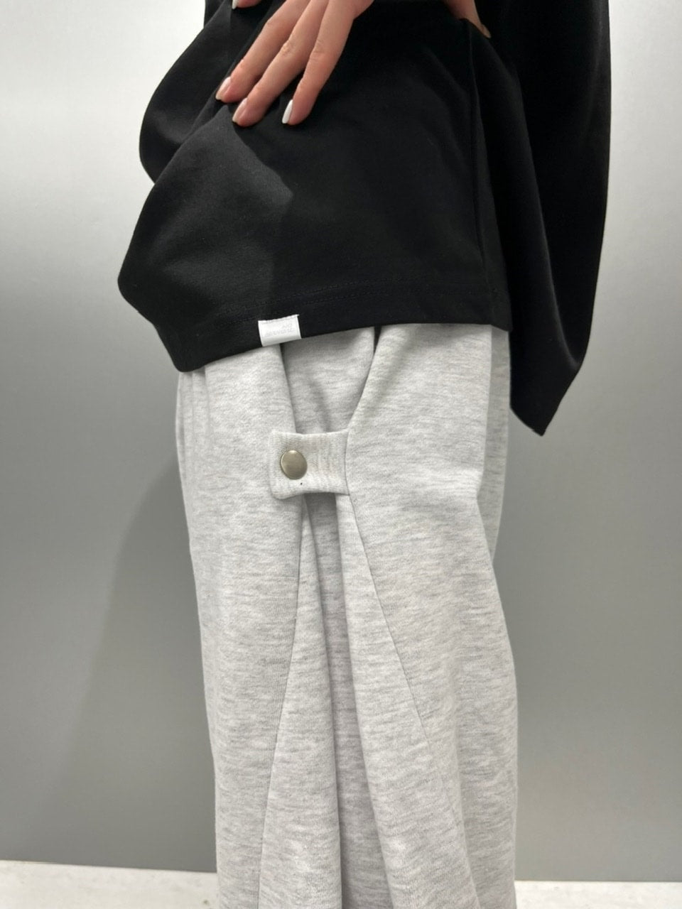 【Chikashitsu +】side button balloon sweat pants (3color)