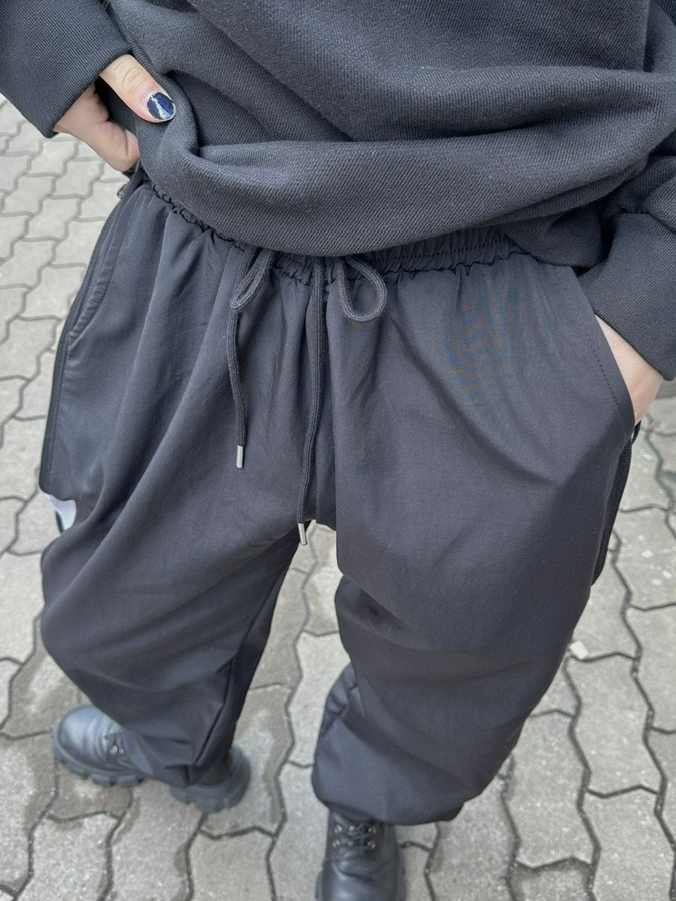 受注制【Chikashitsu +】side zip wide nylon pants (3color)