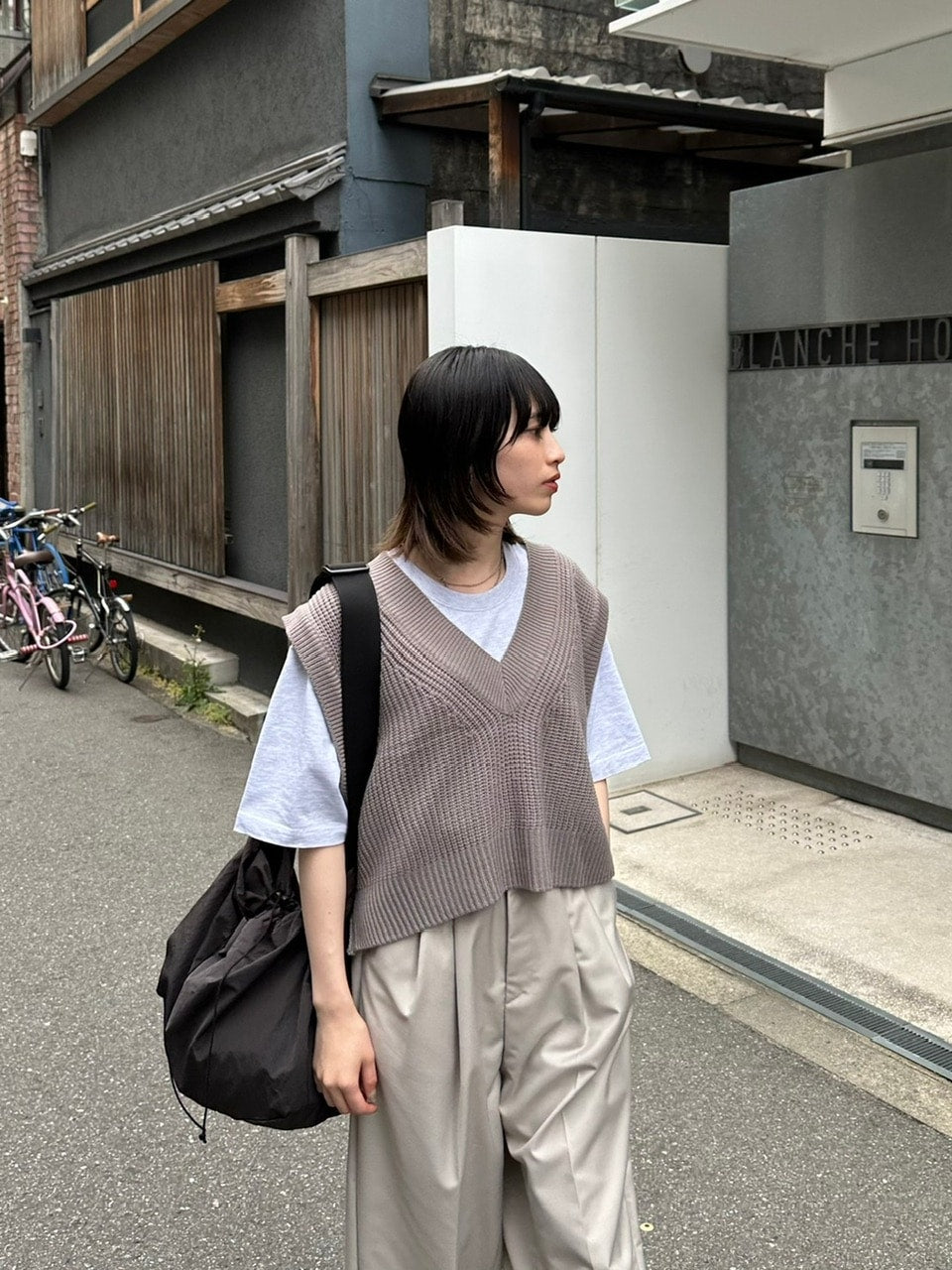 大阪店WEB限定受注制【Chikashitsu +】cropped box vest (2color)