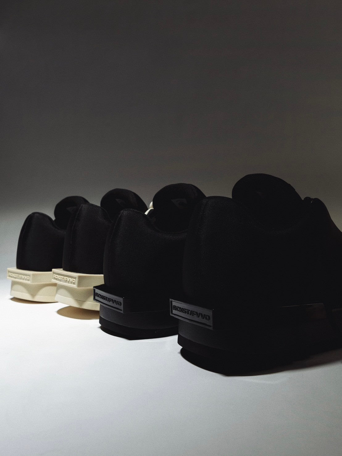 【F.V.V.O】THICK SOLED LOW BOOTS