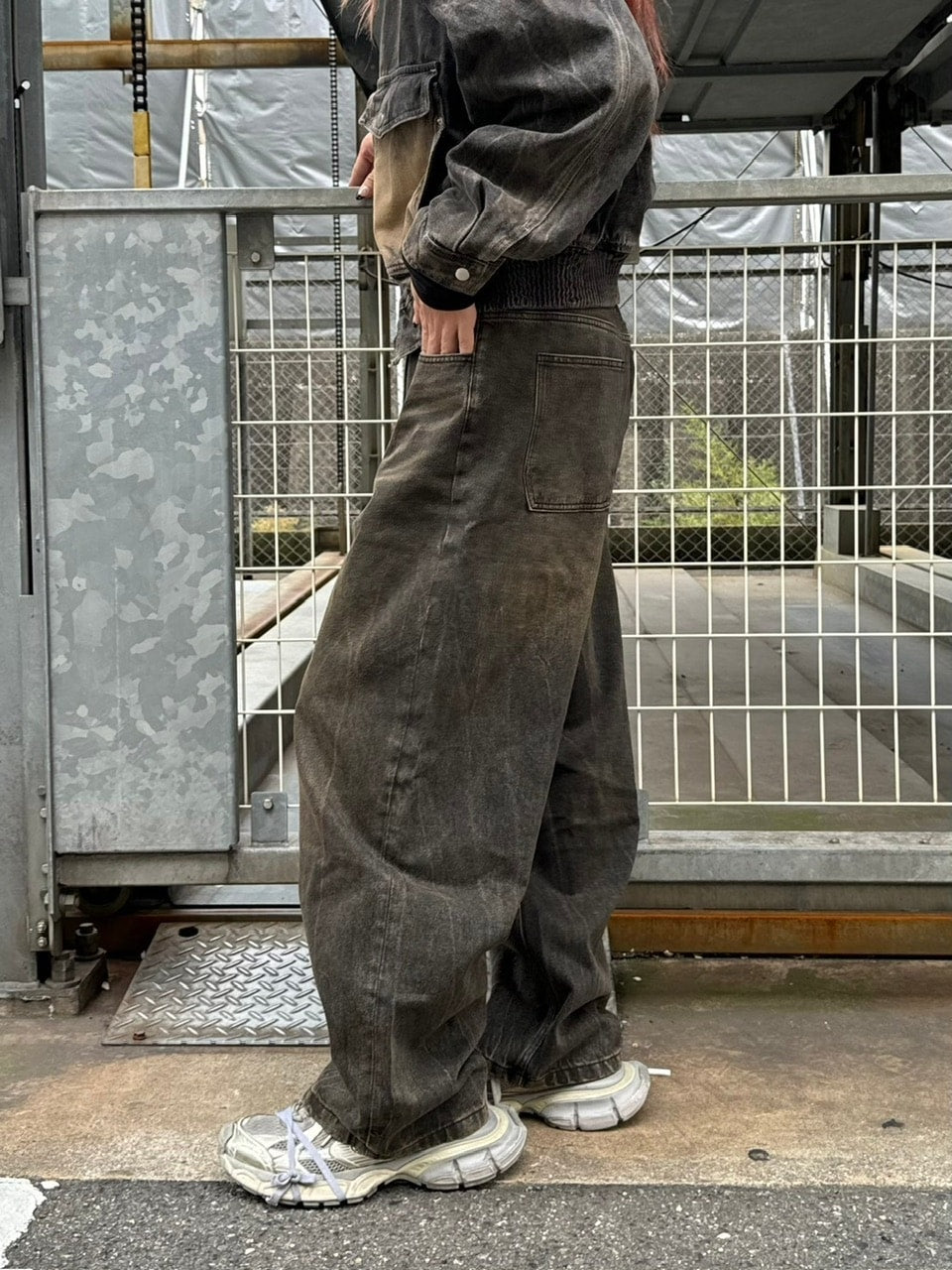 大阪店WEB限定受注制【Chikashitsu +】vintage wash wide denim pants (brown)