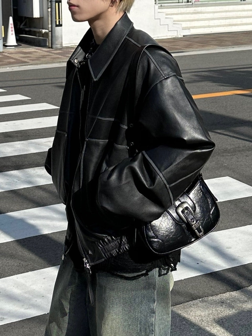 大阪店WEB限定受注制【Chikashitsu +】belt buckle shoulder bag (2color)