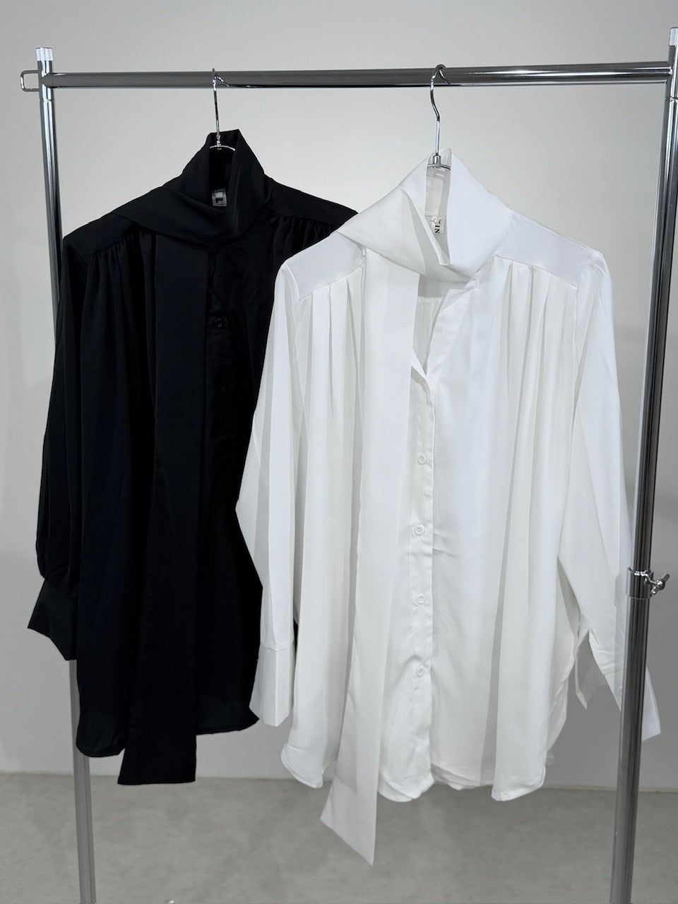 国際配送【Nerd out XU】satin tie shirt (2color)