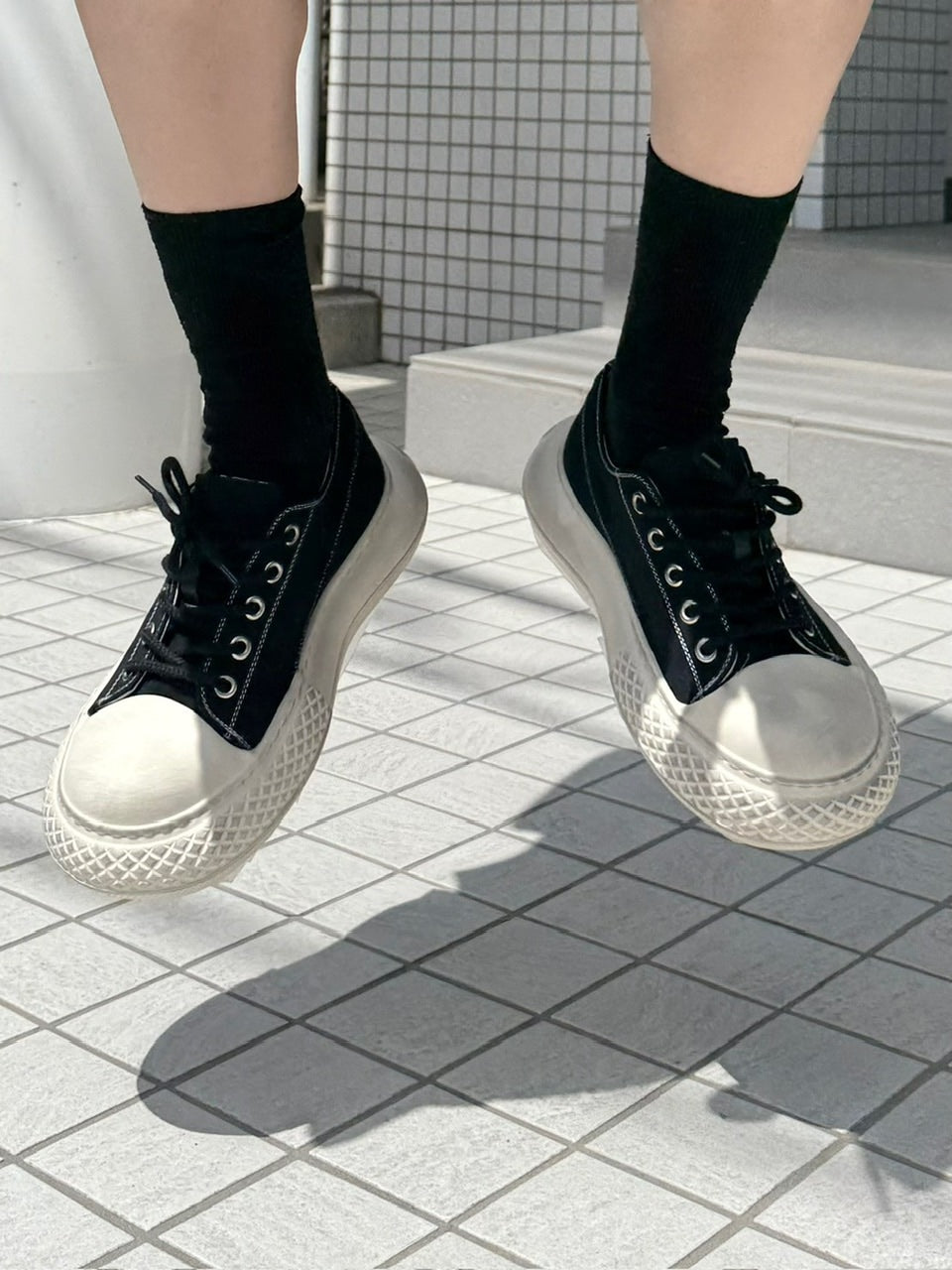 受注制【Chikashitsu +】volume toe canvas sneaker (2color)