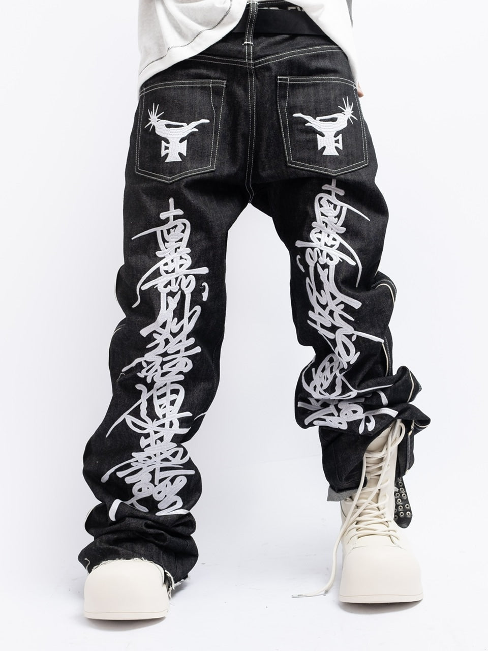 【F.V.V.O】RED SELVEDGE EMBROIDERED RAW DENIM JEANS