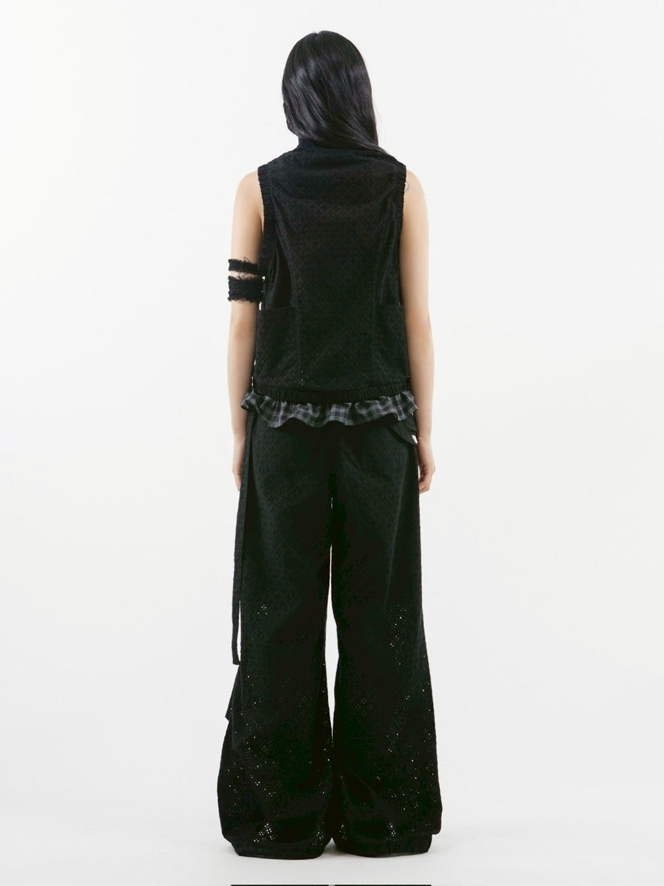 【TUOMIO】EYELET FRILL VEST / 【トゥオミオ】アイレットフリルベスト