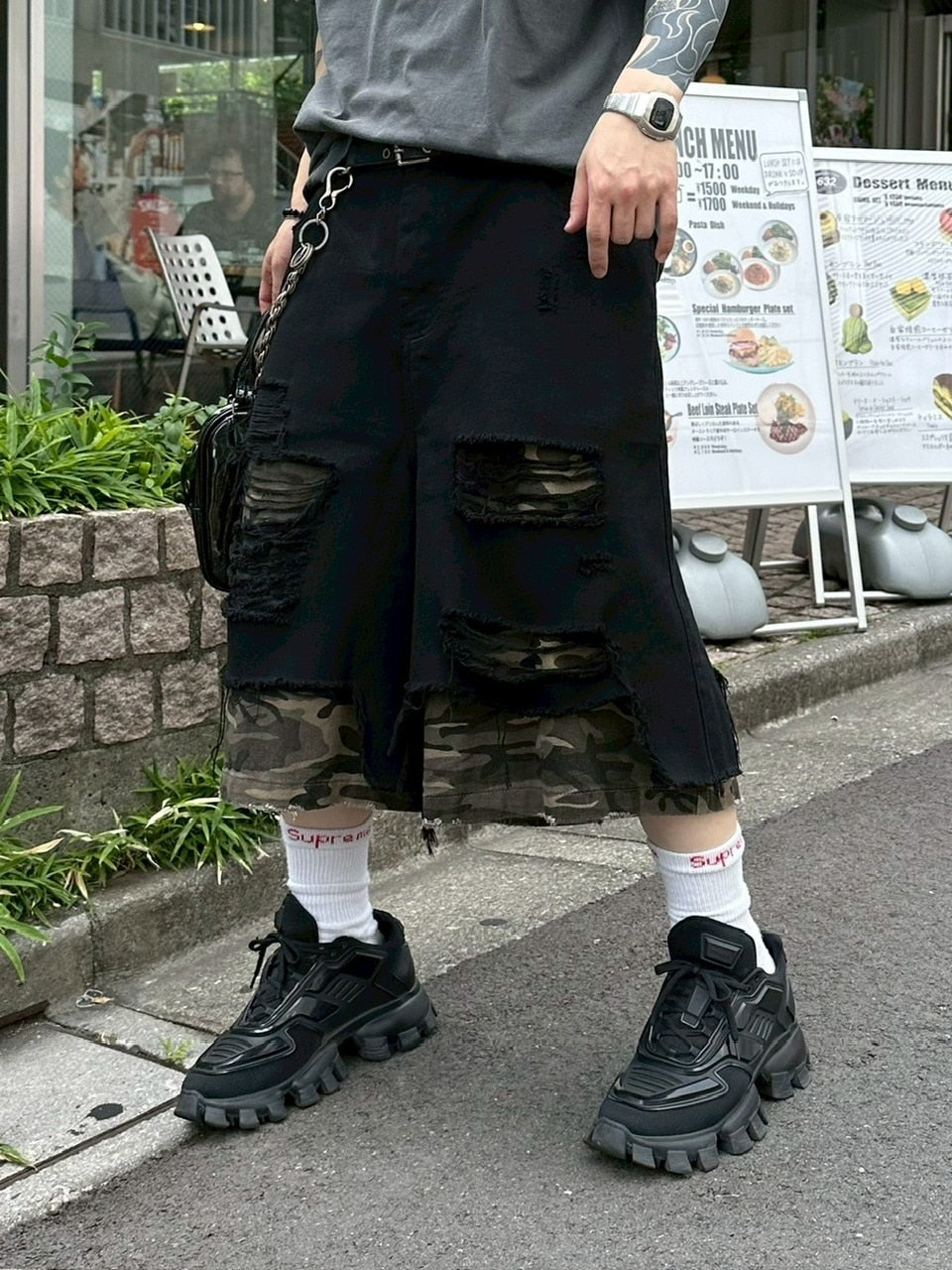 受注制【Chikashitsu +】layered camouflage bermuda pants / 【チカシツプラス】レイヤードカモフラージュバミューダパンツ (2color)