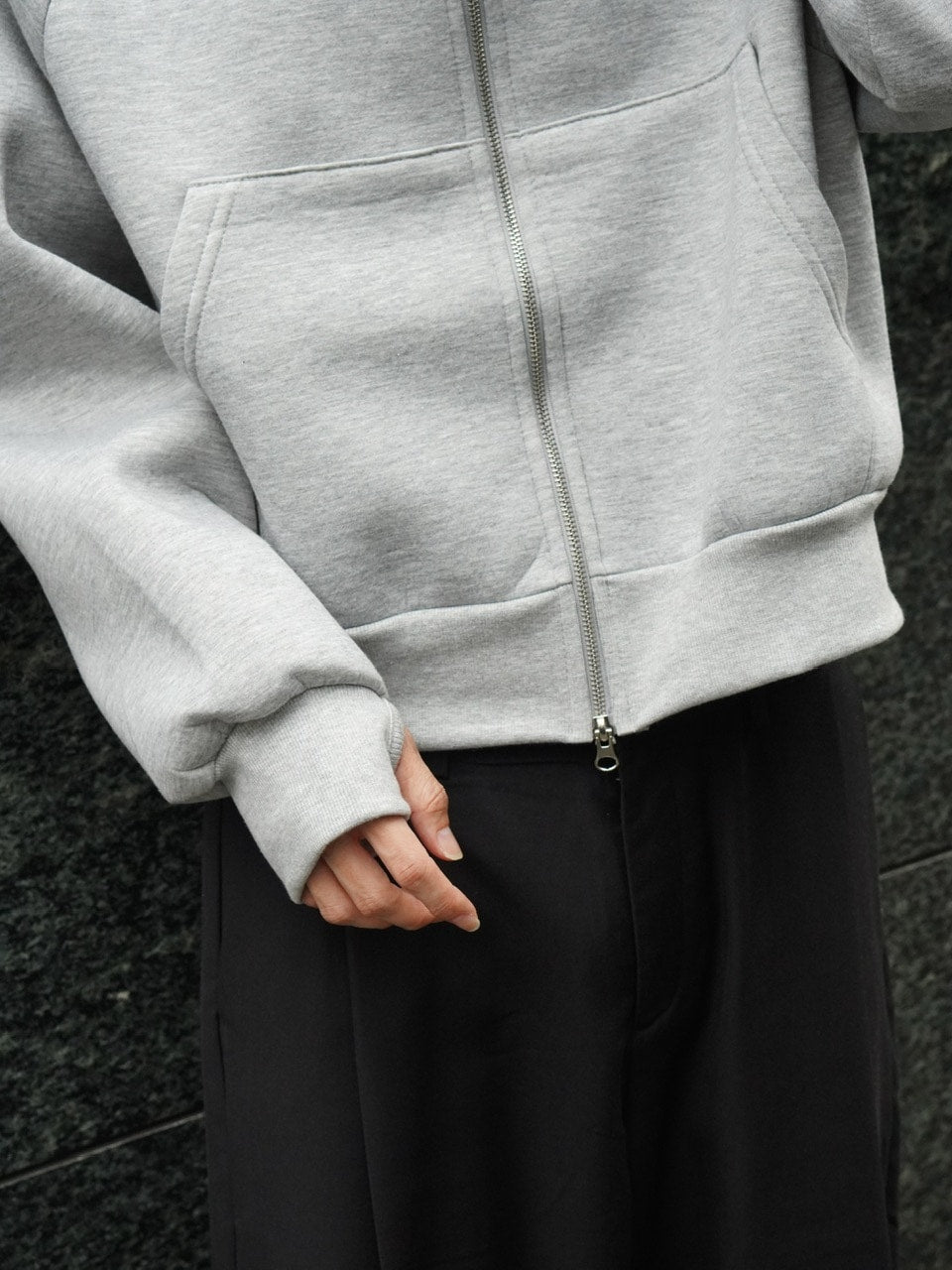 東京店WEB限定受注制【Chikashitsu +】cropped zip hoodie / 【チカシツプラス】クロップドジップフーディー (2color)