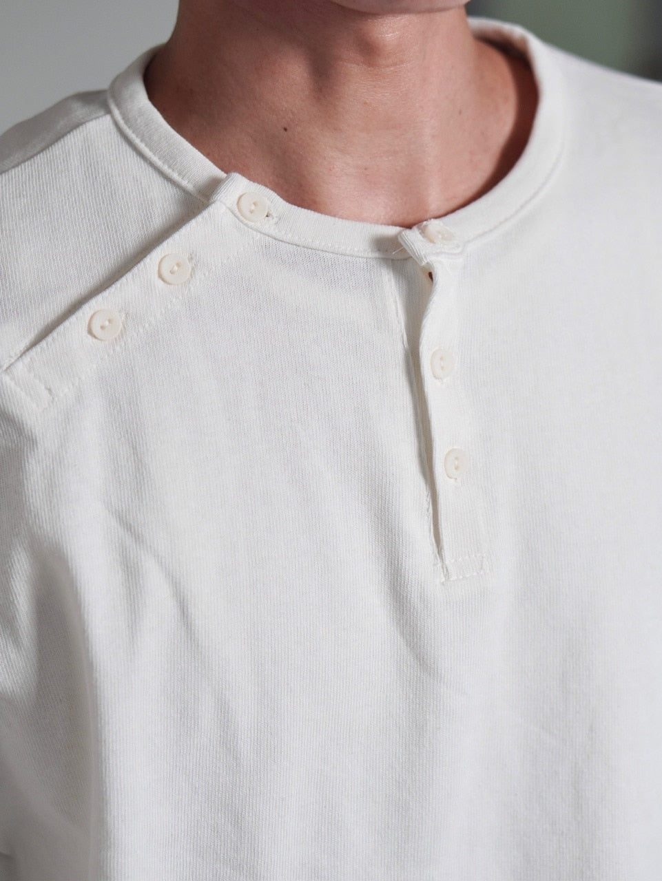 受注制【Chikashitsu +】double button henry neck long sleeve tee / 【チカシツプラス】ダブルボタンヘンリーネック長袖Tシャツ (4color)