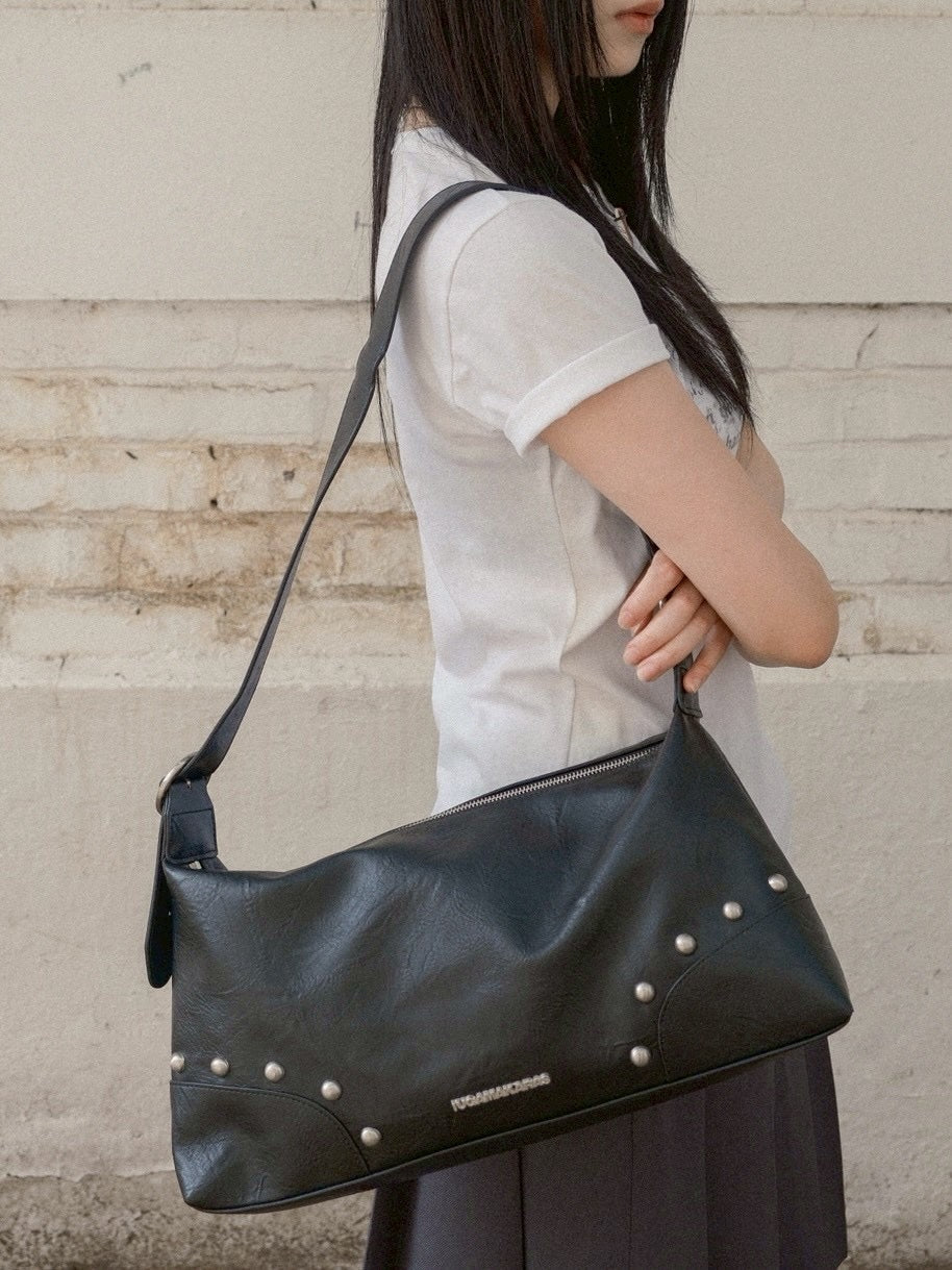 【IUGAMAKARAS】Studded Hobo Bag