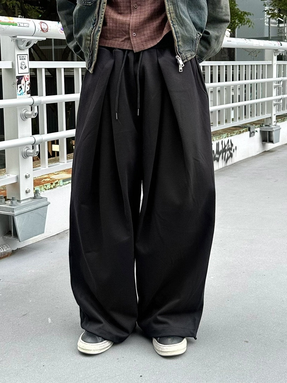 大阪店WEB限定受注制【Chikashitsu +】double tuck balloon sweat pants / 【チカシツプラス】ダブルタックバルーンスウェットパンツ (2color)