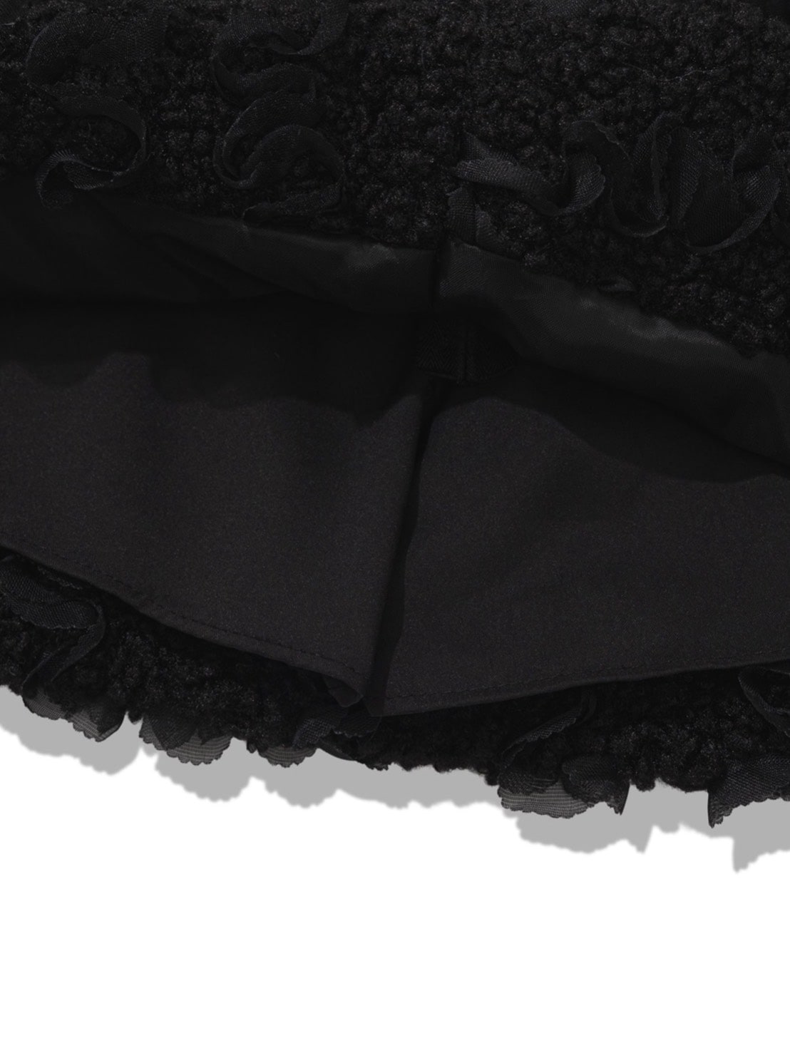 12/21 20:00 発売【Uglyshadow】RUFFLED FUR MINI SKIRT