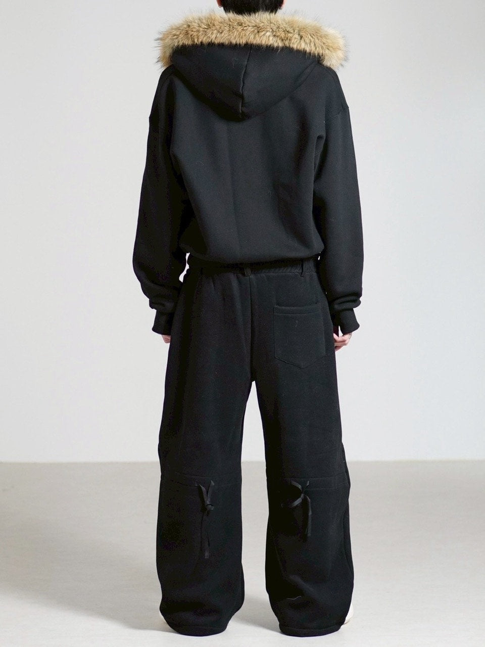 受注制【Chikashitsu +】cropped studs fur zip hoodie / 【チカシツプラス】クロップドスタッズファージップフーディー (2color)