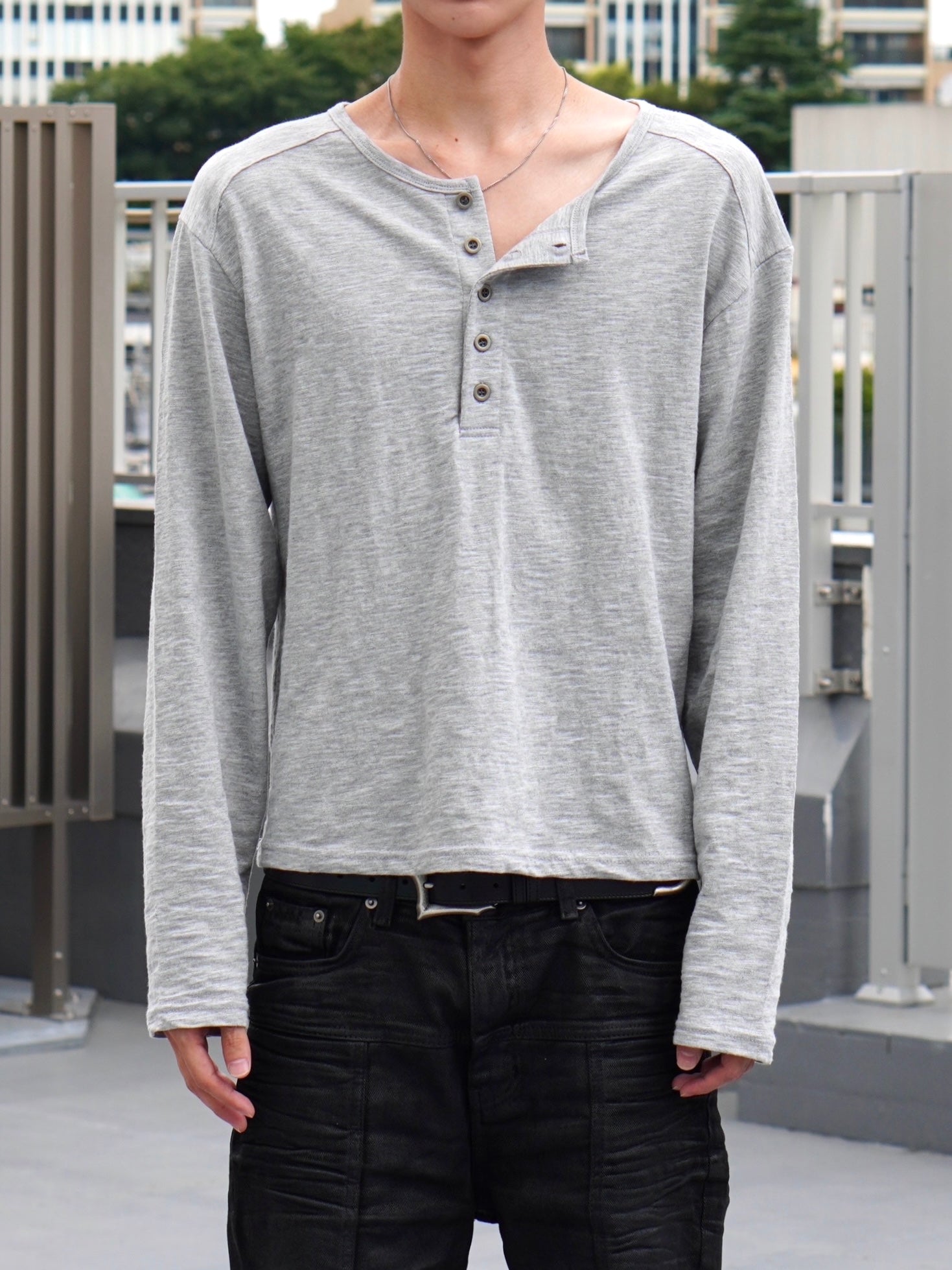 【CHIKASHITSU PLUS HIGH】Steel button henley neck tee (3color)