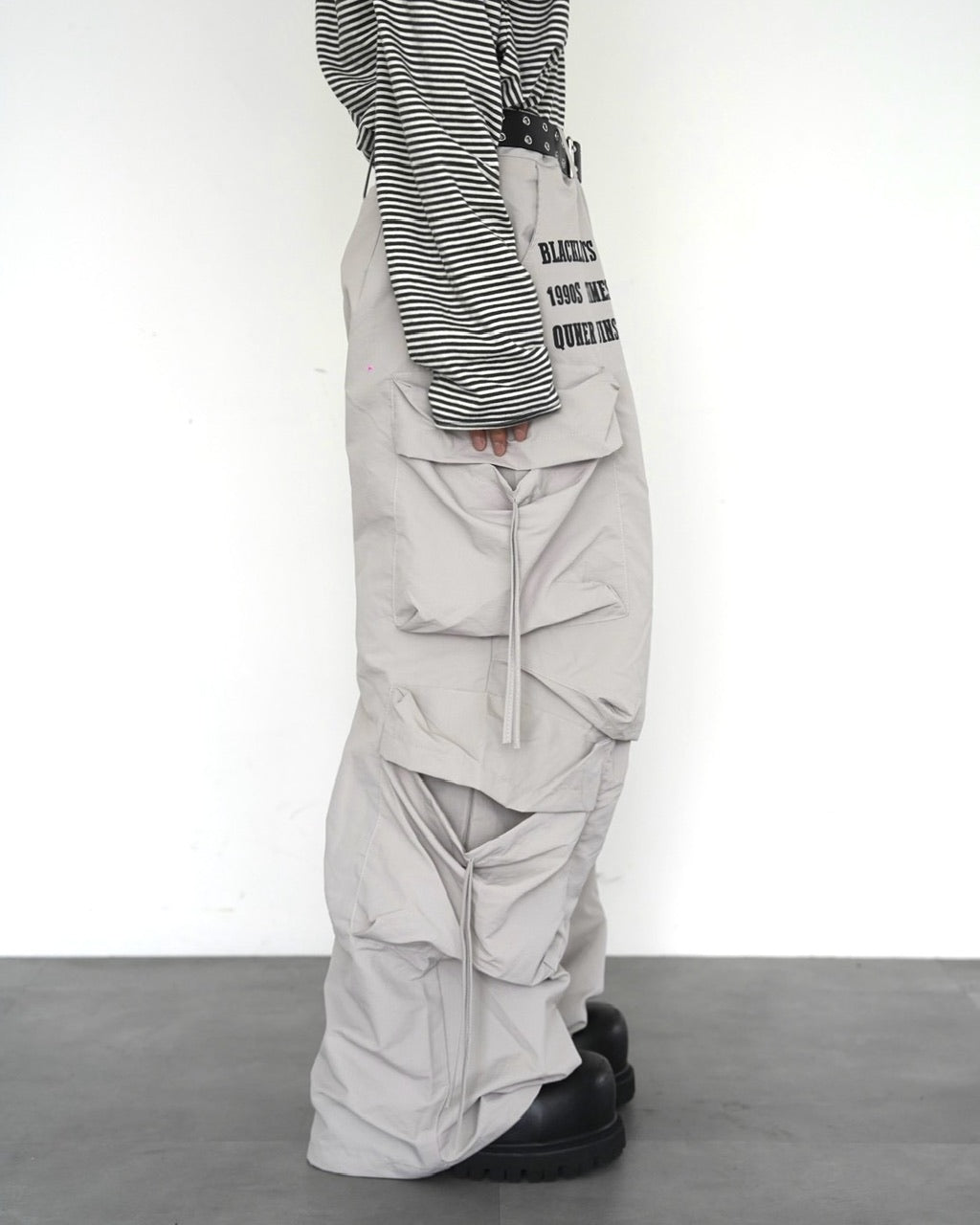 国際配送【LUV CODE】multi pocket gather pants