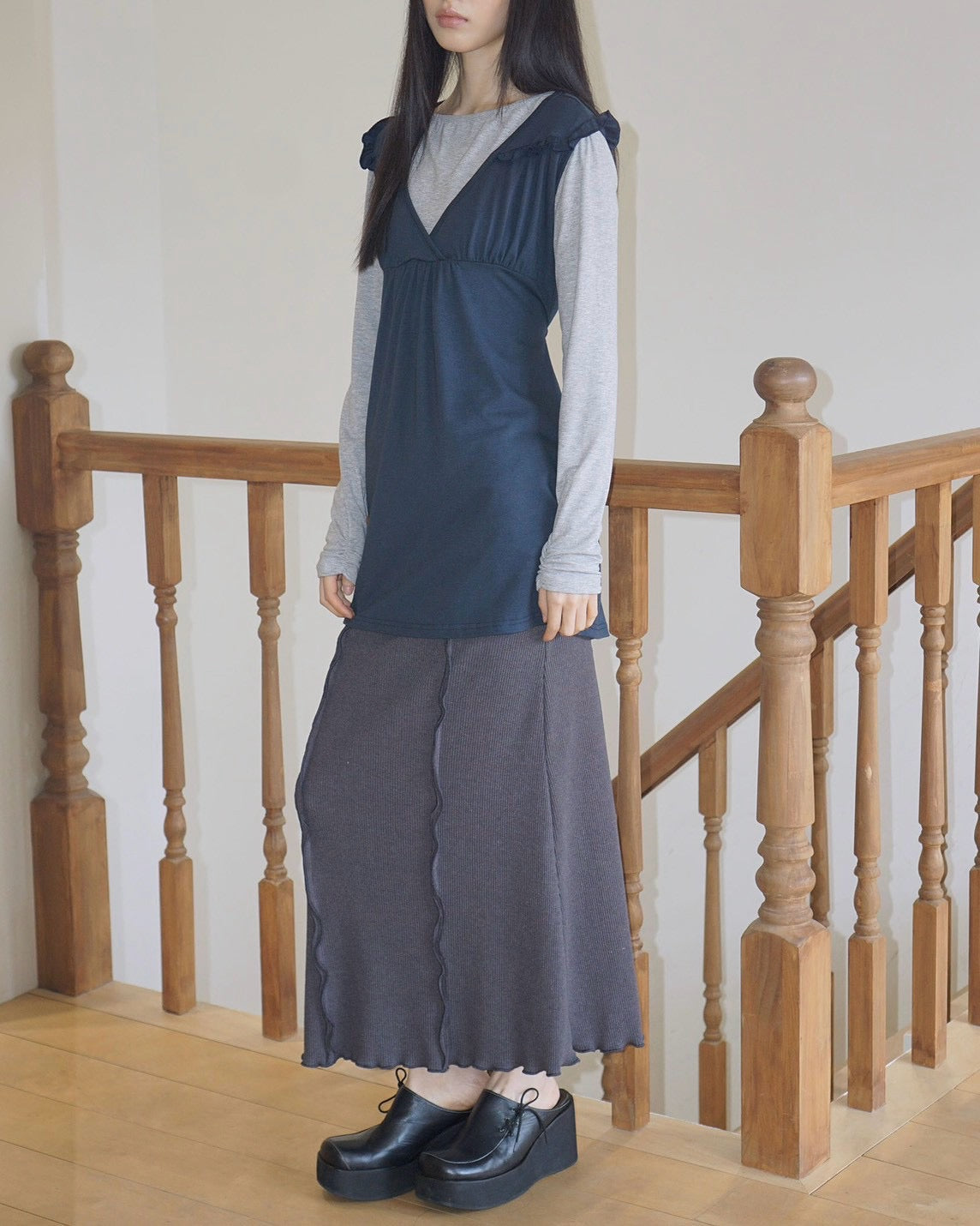 【Uglyshadow】RUFFLE TIE TOP