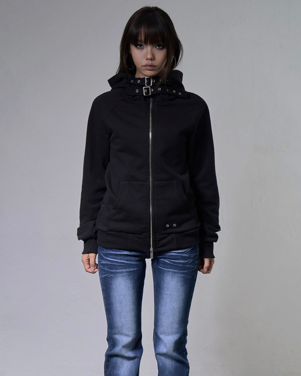 【FANCY CLUB】LAYER BUCKLE HOODED ZIP-UP