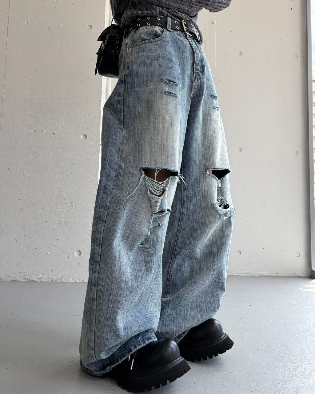 国際配送【LUV CODE】washed damage denim balloon pants