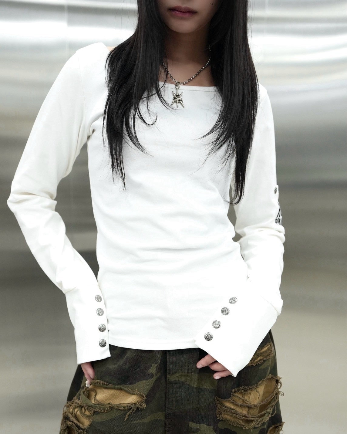 受注制【Never mind the XU】Back graphic slim top (2color)