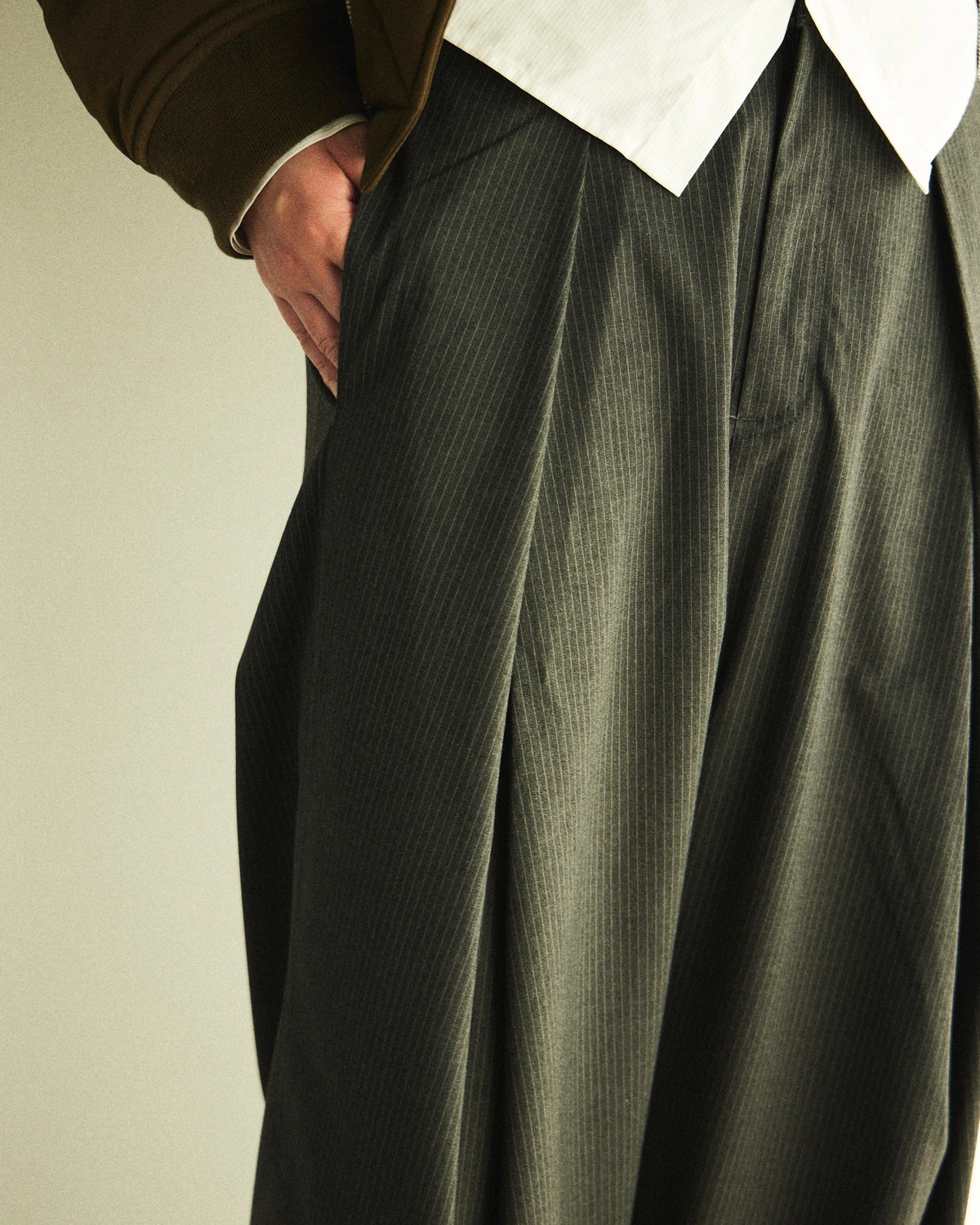 【CS】stripe cross tuck drape slacks