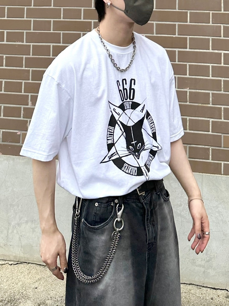 大阪店WEB限定【Chikashitsu +】oversized cats t-shirt (2color)