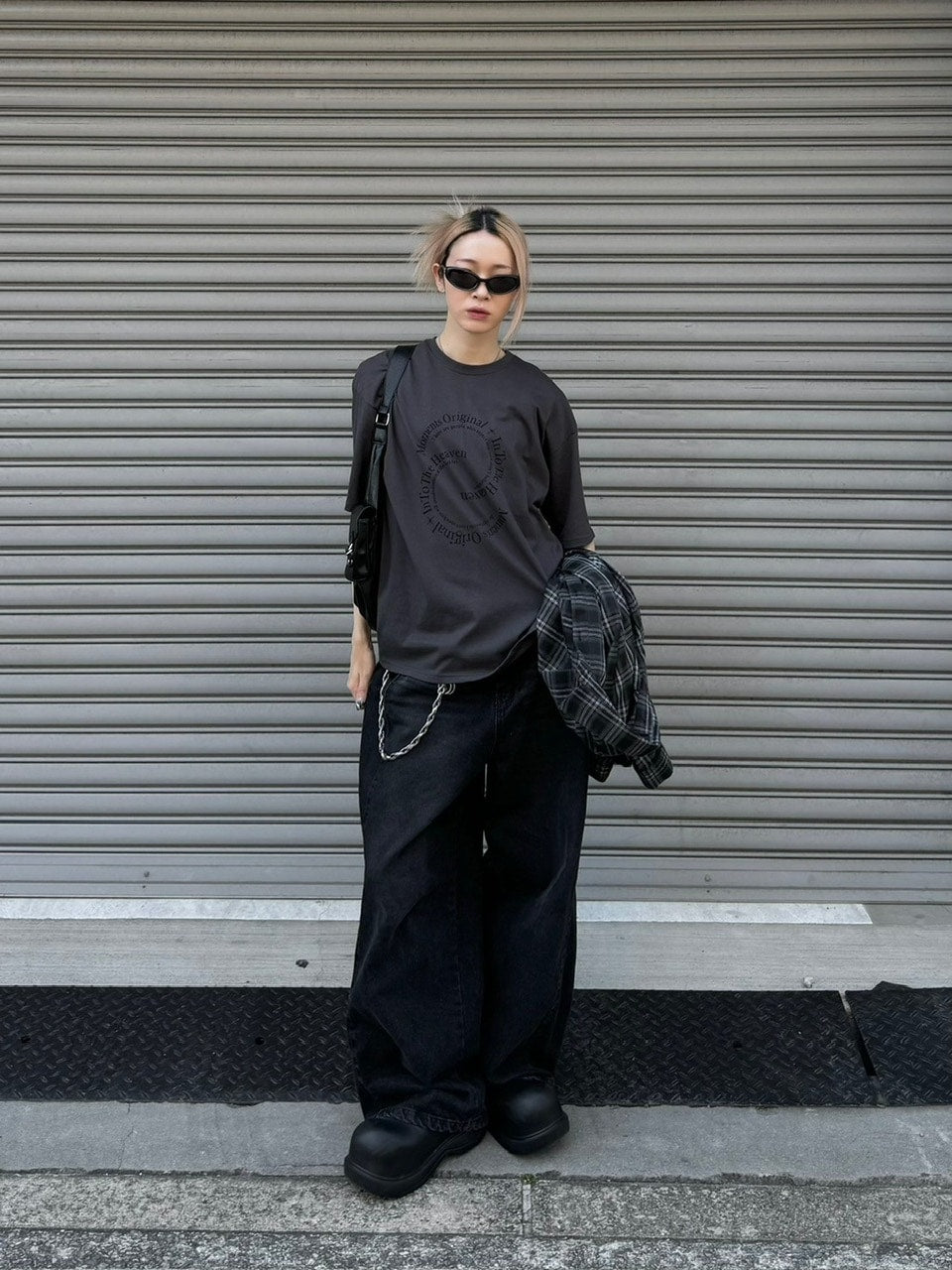 受注制【Chikashitsu +】logo graphic t-shirt 2 (3color) / 【チカシツプラス】グラフィックロゴプリント半袖Tシャツ