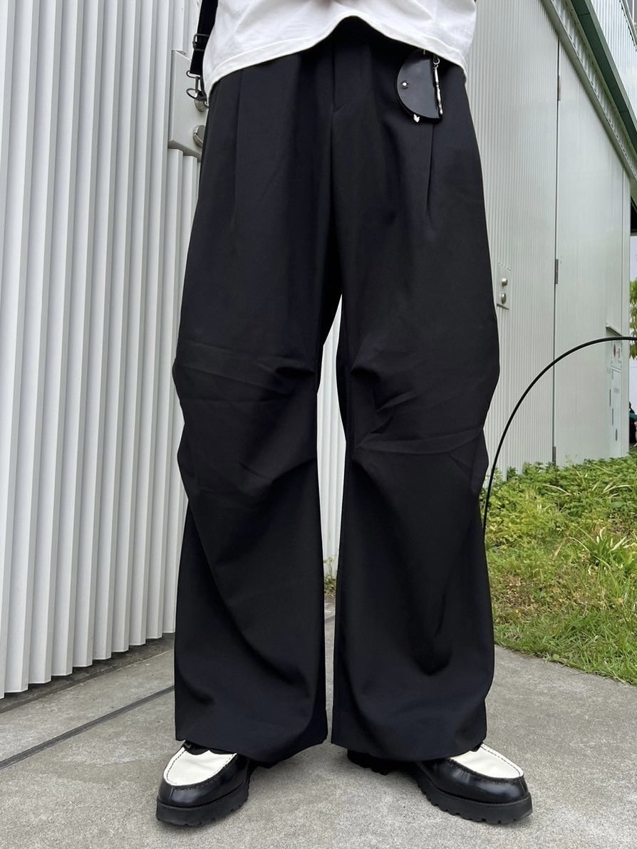 東京店WEB限定【Chikashitsu +】full length knee tuck slacks (2color)