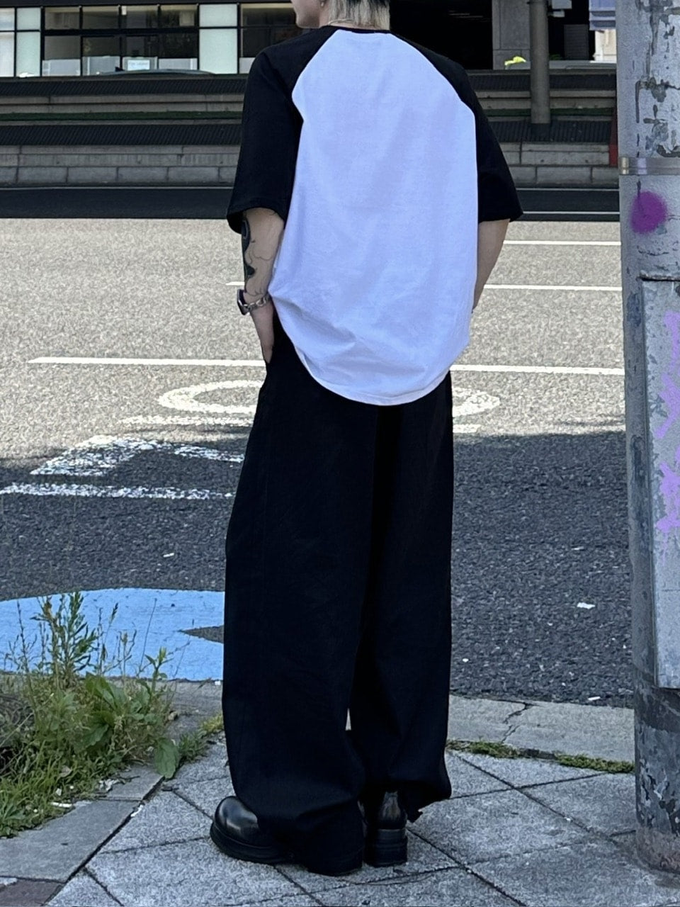 大阪店WEB限定受注制【Chikashitsu +】oversized lettering raglan t-shirt