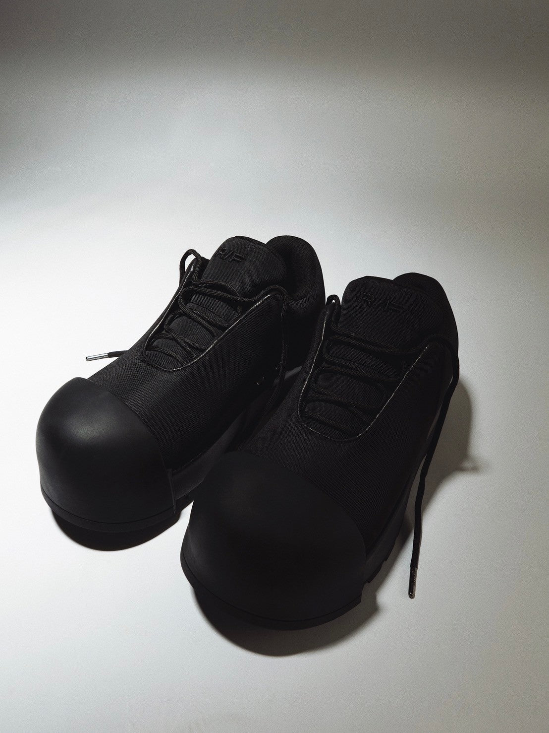 【F.V.V.O】THICK SOLED LOW BOOTS