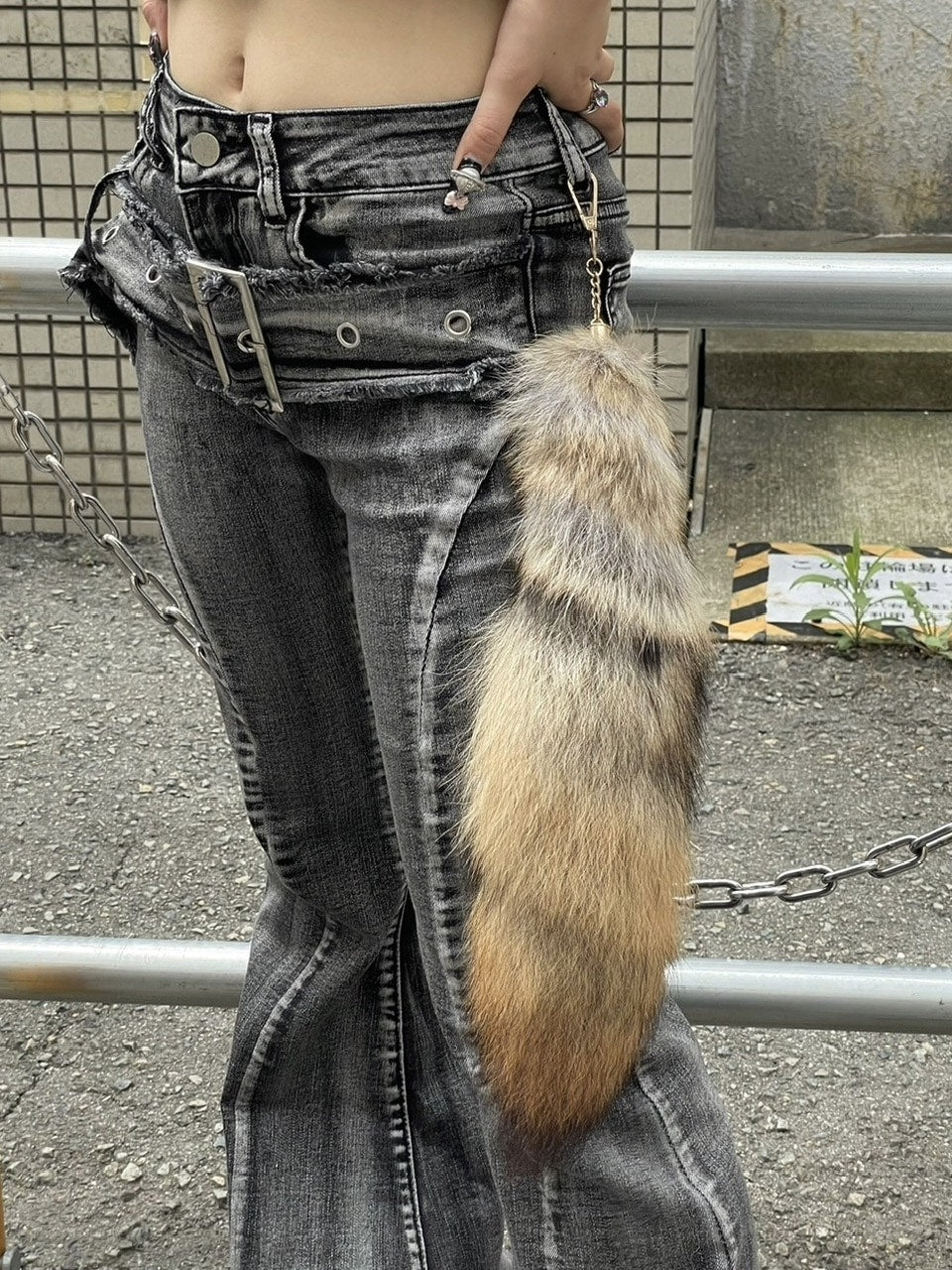 国際配送【Never mind the XU】fur charm