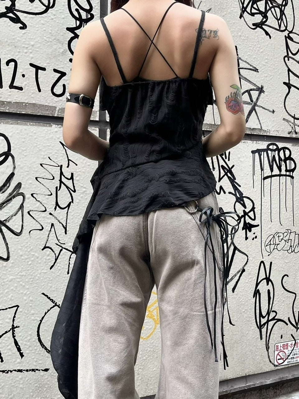 受注制【Never mind the XU】damage frill sleeveless (3color)