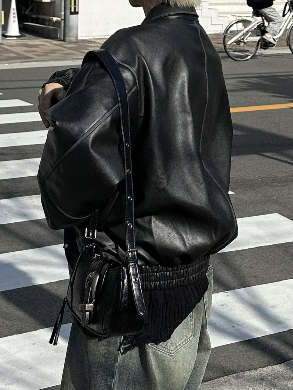 大阪店WEB限定受注制【Chikashitsu +】belt buckle shoulder bag (2color)