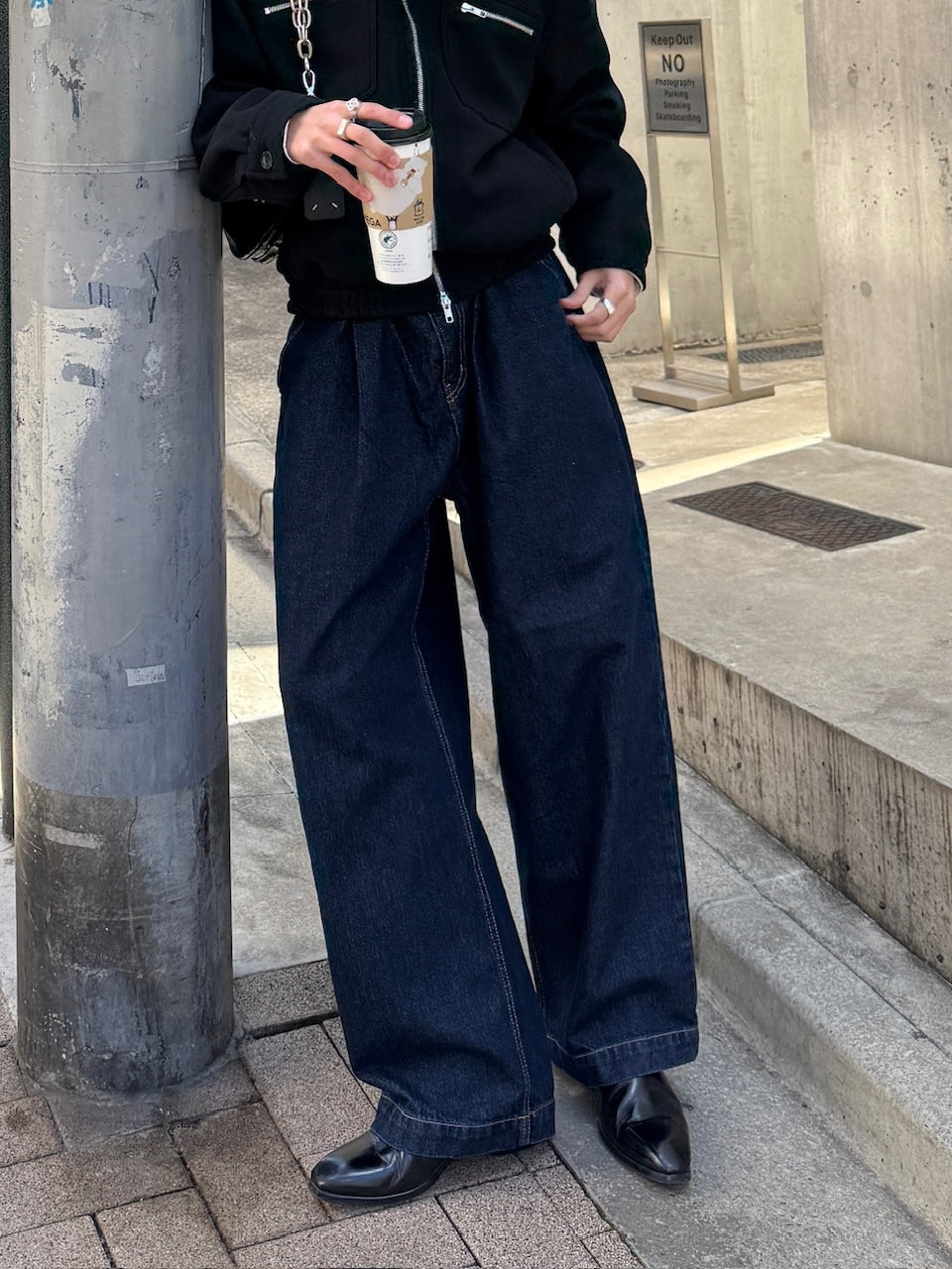 東京店WEB限定受注制【Chikashitsu +】Loose fit one tuck denim pants