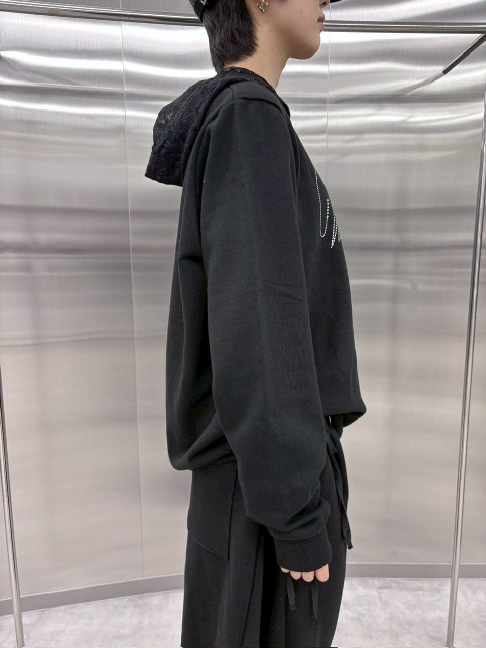 受注制【nmtc +】one shoulder beads sweat shirts (3color)