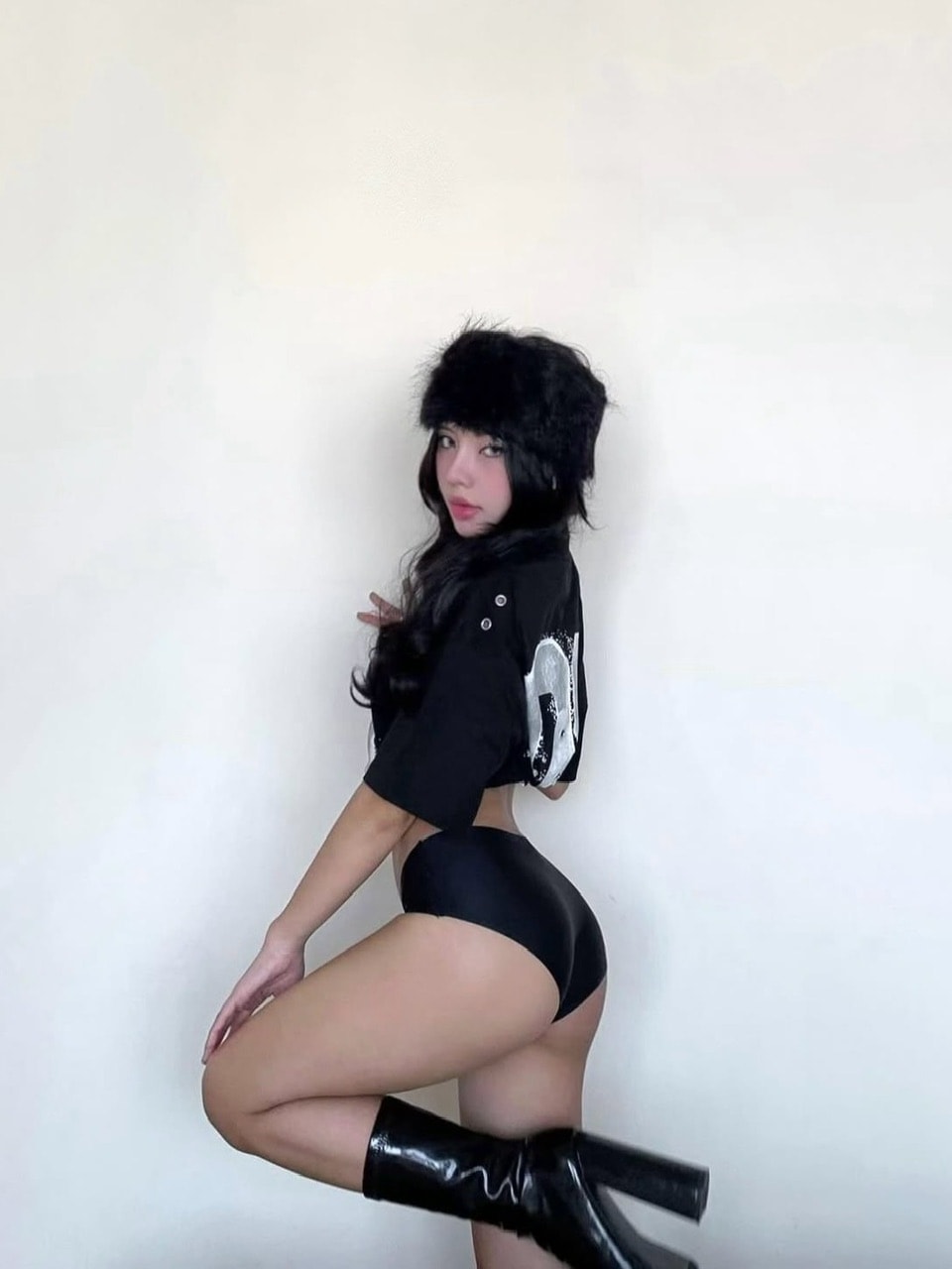 【Cozy world Wide】00 KNIGHT CLUB T SHIRT