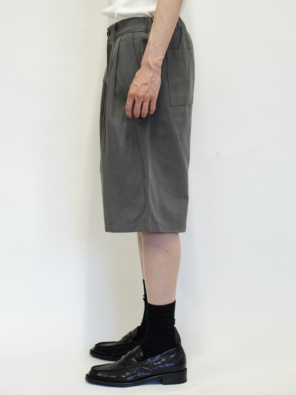 東京店WEB限定【Chikashitsu +】2tuck Bermuda pants (2color)