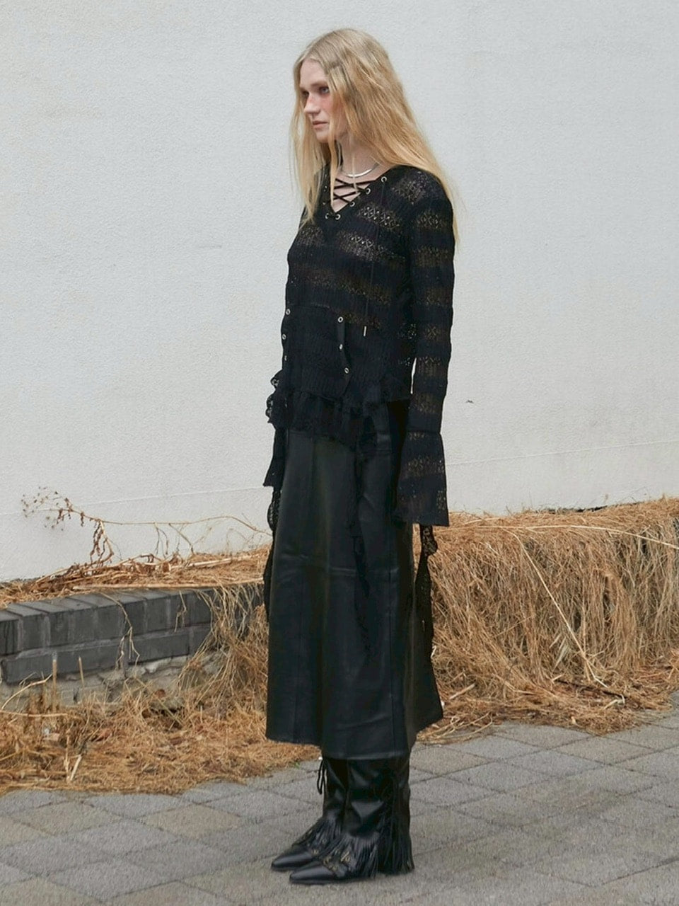【NOT KNOWING】Lace V Neck Ruffle Hoodie
