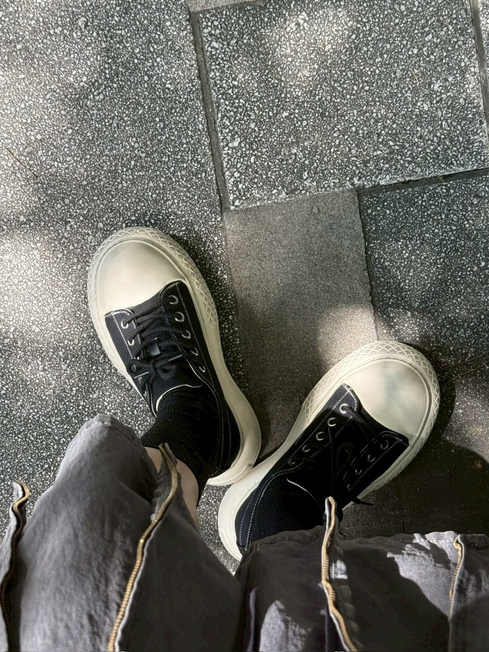 受注制【Chikashitsu +】volume toe canvas sneaker (2color)